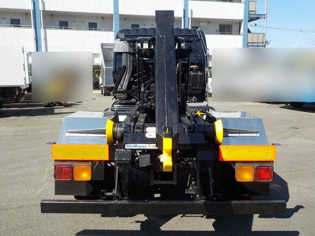 いすゞフォワードコンテナ専用車中型（4t）[写真09]