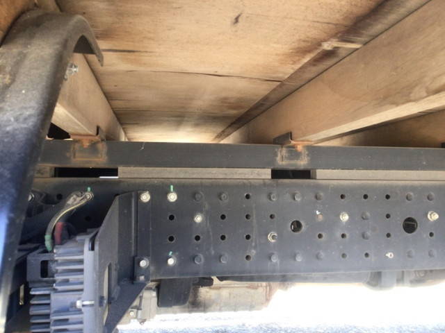 三菱ふそうキャンター平ボディ小型（2t・3t）[写真19]