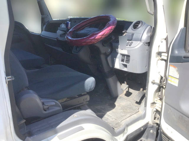 三菱ふそうキャンター平ボディ小型（2t・3t）[写真26]