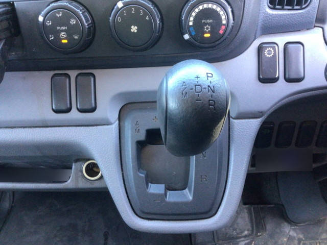 三菱ふそうキャンター平ボディ小型（2t・3t）[写真30]