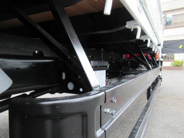 三菱ふそうファイタークレーン4段増トン（6t・8t）[写真09]