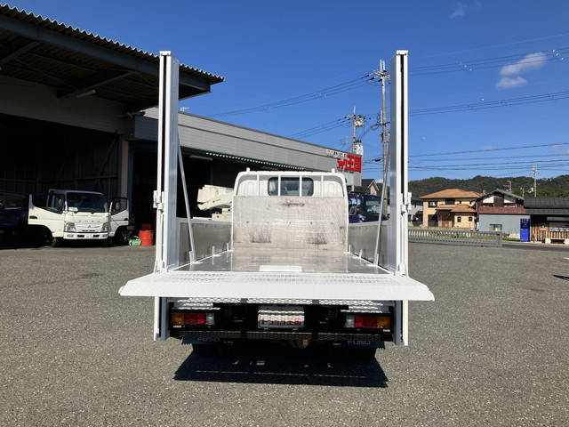 三菱ふそうキャンター平ボディ小型（2t・3t）[写真10]