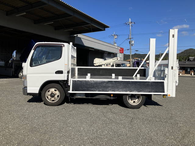 三菱ふそうキャンター平ボディ小型（2t・3t）[写真13]