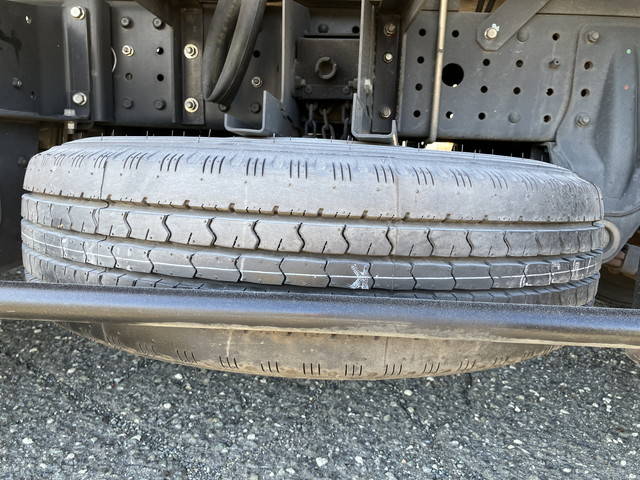 三菱ふそうキャンター平ボディ小型（2t・3t）[写真20]