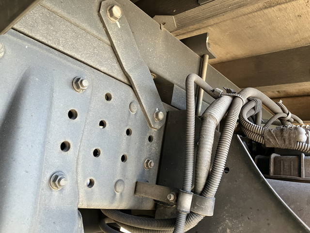 三菱ふそうキャンター平ボディ小型（2t・3t）[写真23]