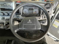 三菱ふそうキャンター平ボディ小型（2t・3t）[写真33]