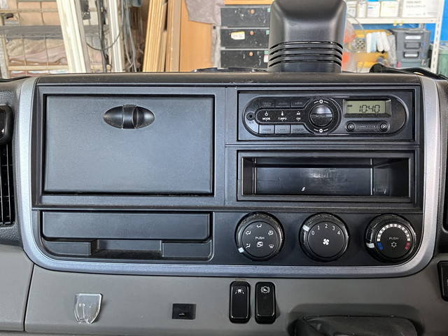 三菱ふそうキャンター平ボディ小型（2t・3t）[写真37]