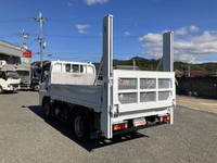 三菱ふそうキャンター平ボディ小型（2t・3t）[写真04]
