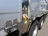 日産クオン冷蔵冷凍ウイング大型（10t）[写真14]