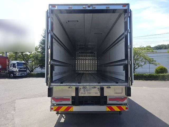 日産クオン冷蔵冷凍ウイング大型（10t）[写真15]