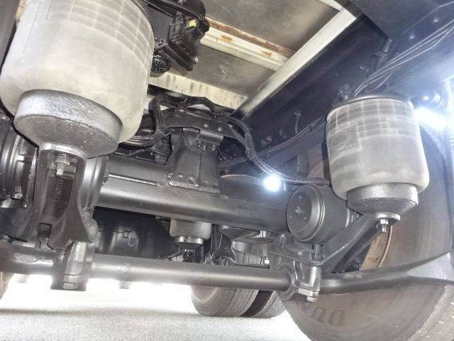 日産クオン冷蔵冷凍ウイング大型（10t）[写真26]