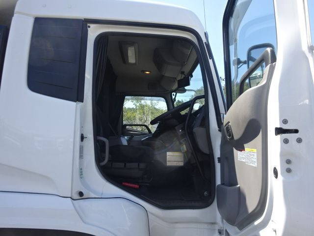 日産クオン冷蔵冷凍ウイング大型（10t）[写真31]