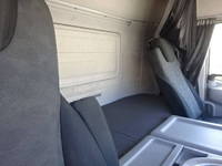 日産クオン冷蔵冷凍ウイング大型（10t）[写真33]