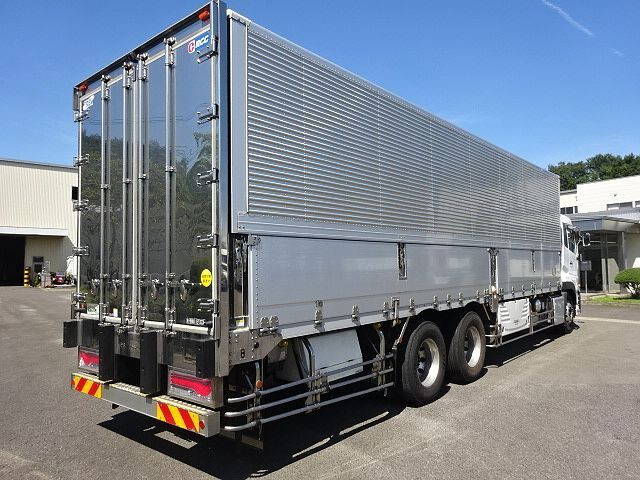 日産クオン冷蔵冷凍ウイング大型（10t）[写真04]