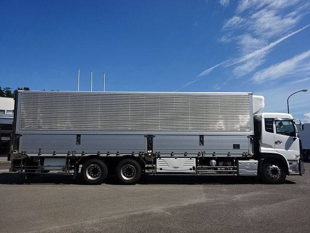 日産クオン冷蔵冷凍ウイング大型（10t）[写真05]