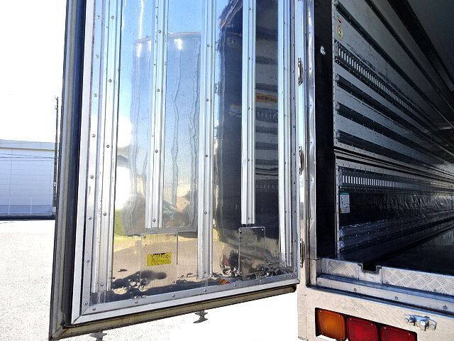 三菱ふそうスーパーグレート冷蔵冷凍ウイング大型（10t）[写真12]