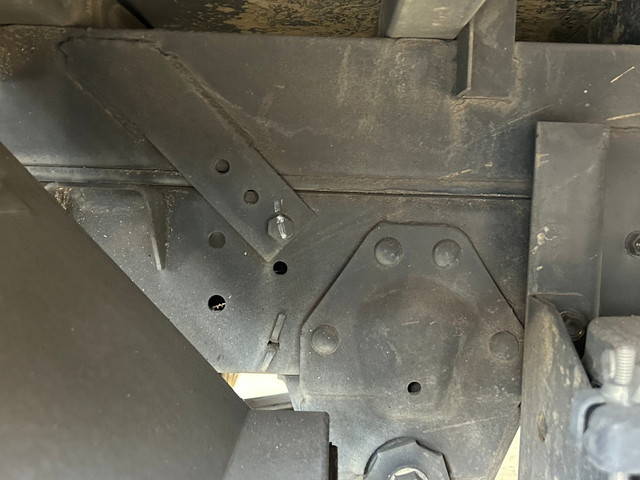 いすゞエルフボトルバン小型（2t・3t）[写真15]