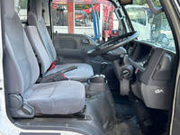 いすゞエルフボトルバン小型（2t・3t）[写真19]