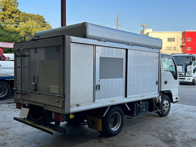 いすゞエルフボトルバン小型（2t・3t）[写真02]