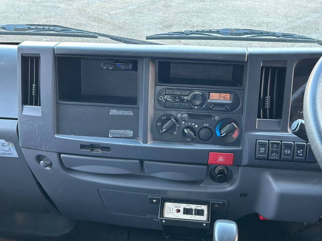 いすゞエルフボトルバン小型（2t・3t）[写真21]