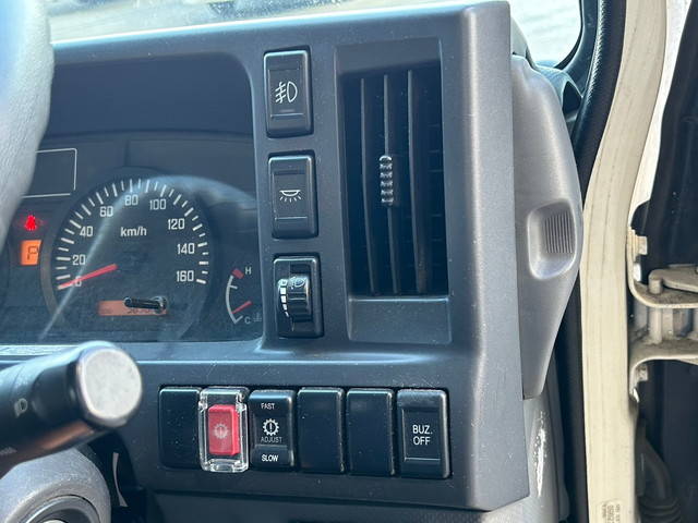 いすゞエルフボトルバン小型（2t・3t）[写真25]