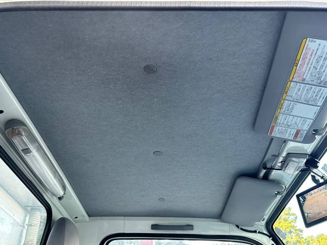 いすゞエルフボトルバン小型（2t・3t）[写真26]