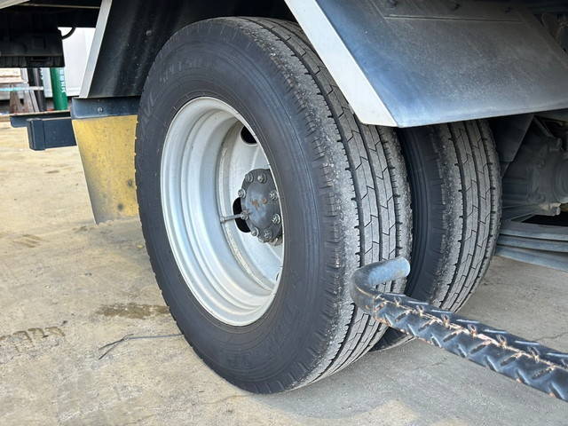 いすゞエルフボトルバン小型（2t・3t）[写真32]