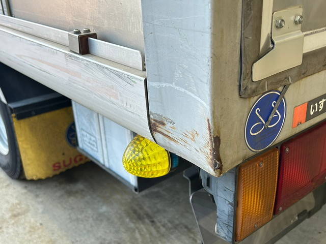 いすゞエルフボトルバン小型（2t・3t）[写真33]