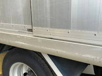 いすゞエルフボトルバン小型（2t・3t）[写真35]