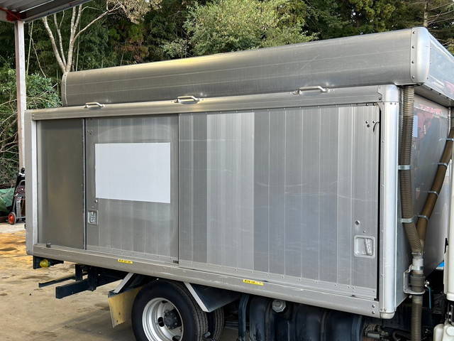 いすゞエルフボトルバン小型（2t・3t）[写真06]