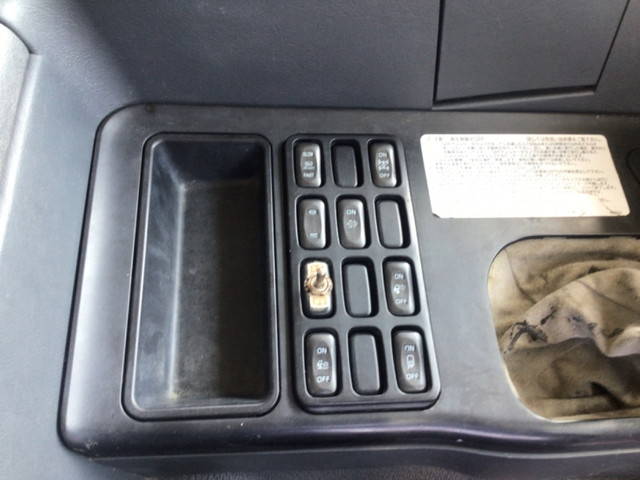 三菱ふそうスーパーグレートダンプ大型（10t）[写真37]