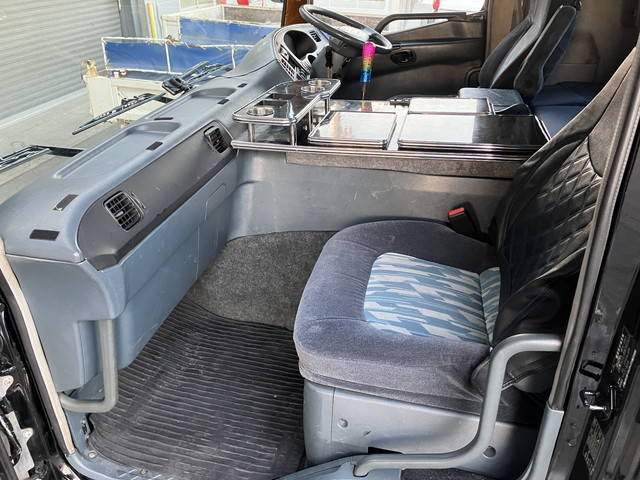 三菱ふそうスーパーグレートトレーラーヘッド（トラクターヘッド）大型（10t）[写真32]