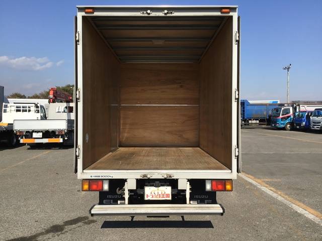 いすゞエルフアルミバン小型（2t・3t）[写真11]