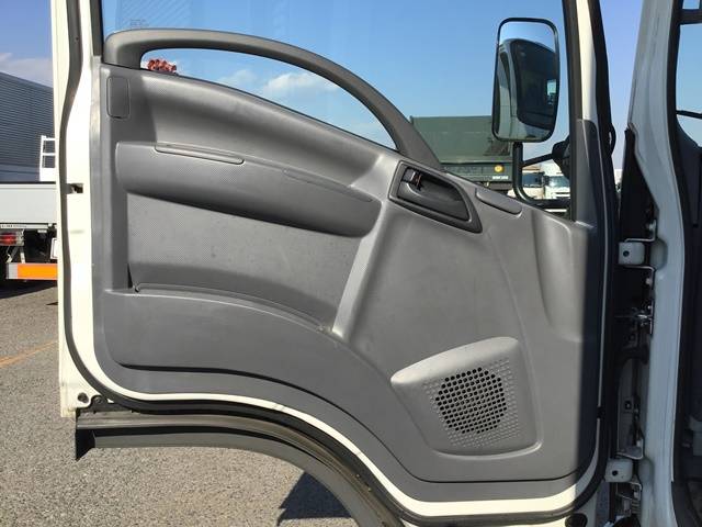 いすゞエルフアルミバン小型（2t・3t）[写真30]