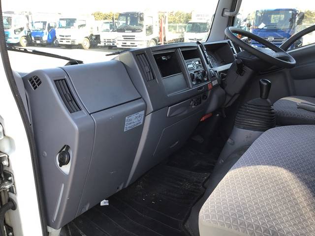 いすゞエルフアルミバン小型（2t・3t）[写真32]