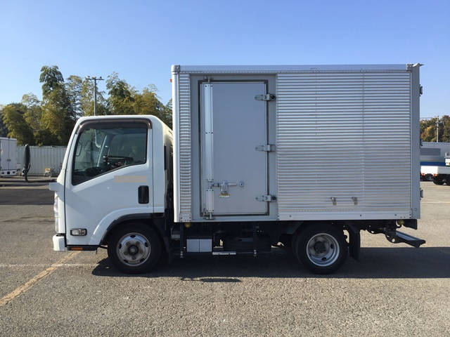 いすゞエルフアルミバン小型（2t・3t）[写真05]