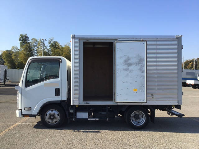 いすゞエルフアルミバン小型（2t・3t）[写真06]