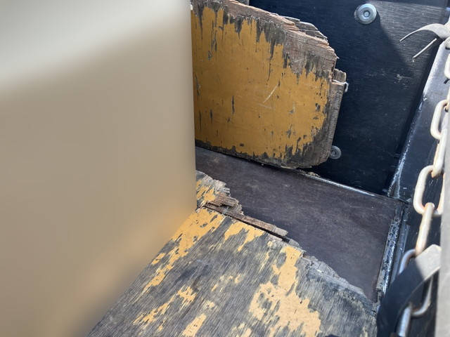 いすゞエルフ平ボディ小型（2t・3t）[写真09]