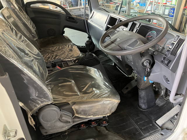 いすゞフォワードクレーン4段中型（4t）[写真33]