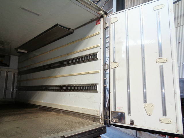 日野デュトロ冷凍車（冷蔵車）小型（2t・3t）[写真11]