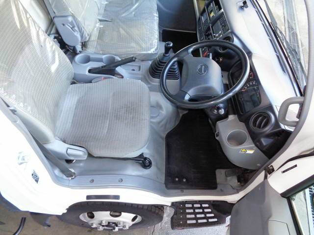 日野デュトロ冷凍車（冷蔵車）小型（2t・3t）[写真35]