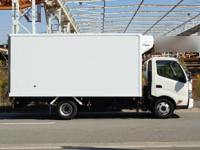 日野デュトロ冷凍車（冷蔵車）小型（2t・3t）[写真07]