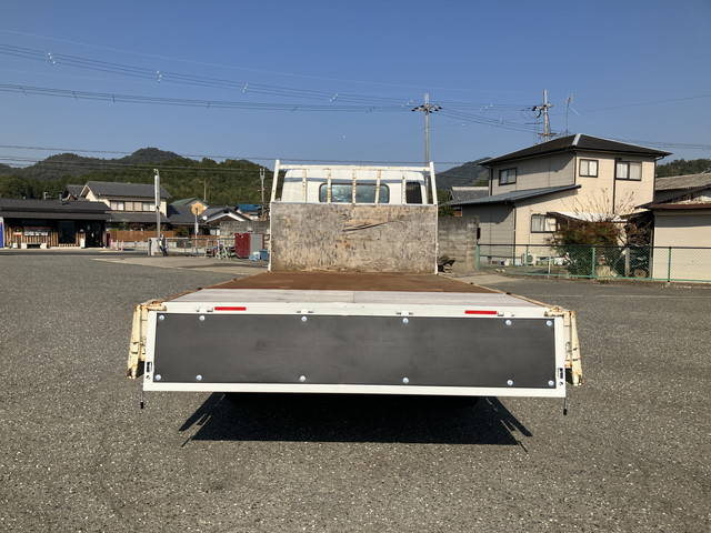 三菱ふそうキャンター平ボディ小型（2t・3t）[写真11]