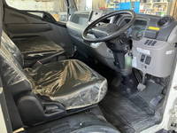 三菱ふそうキャンター平ボディ小型（2t・3t）[写真31]