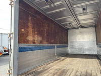 三菱ふそうキャンターアルミウイング小型（2t・3t）[写真11]