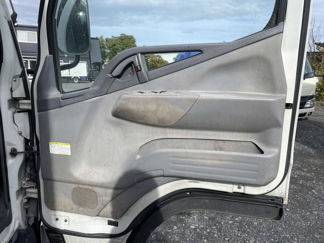 三菱ふそうキャンターアルミウイング小型（2t・3t）[写真28]