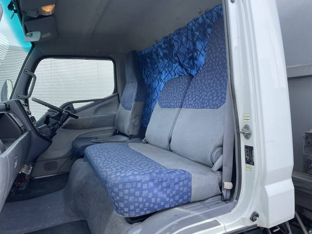 三菱ふそうキャンターアルミウイング小型（2t・3t）[写真29]