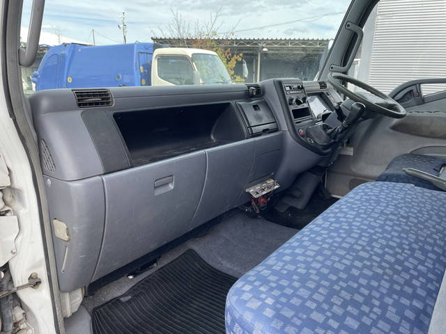 三菱ふそうキャンターアルミウイング小型（2t・3t）[写真31]