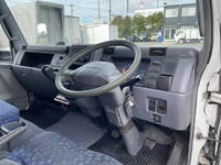 三菱ふそうキャンターアルミウイング小型（2t・3t）[写真32]