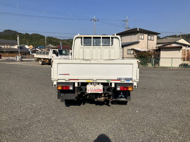 三菱ふそうキャンターダブルキャブ（Wキャブ）小型（2t・3t）[写真10]